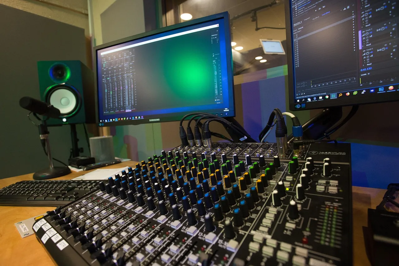 studio, recoding, record, audio, music, entertainment, microphone, headphones, recording, equipment, radio, sound, audio mixer, speakers, recoding, recoding, recoding, recoding, recoding