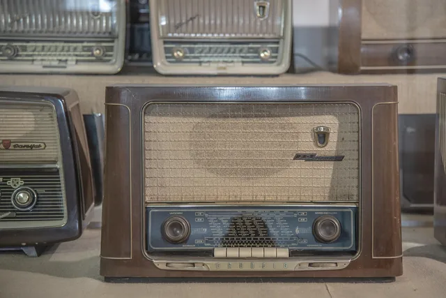 radio, tube radio, antique, old, speaker, retro, vacuum tubes, nostalgia, music, transistor radio, radio, radio, radio, radio, radio, vacuum tubes, vacuum tubes. Before you trust radio advertising best tools, check the sources
