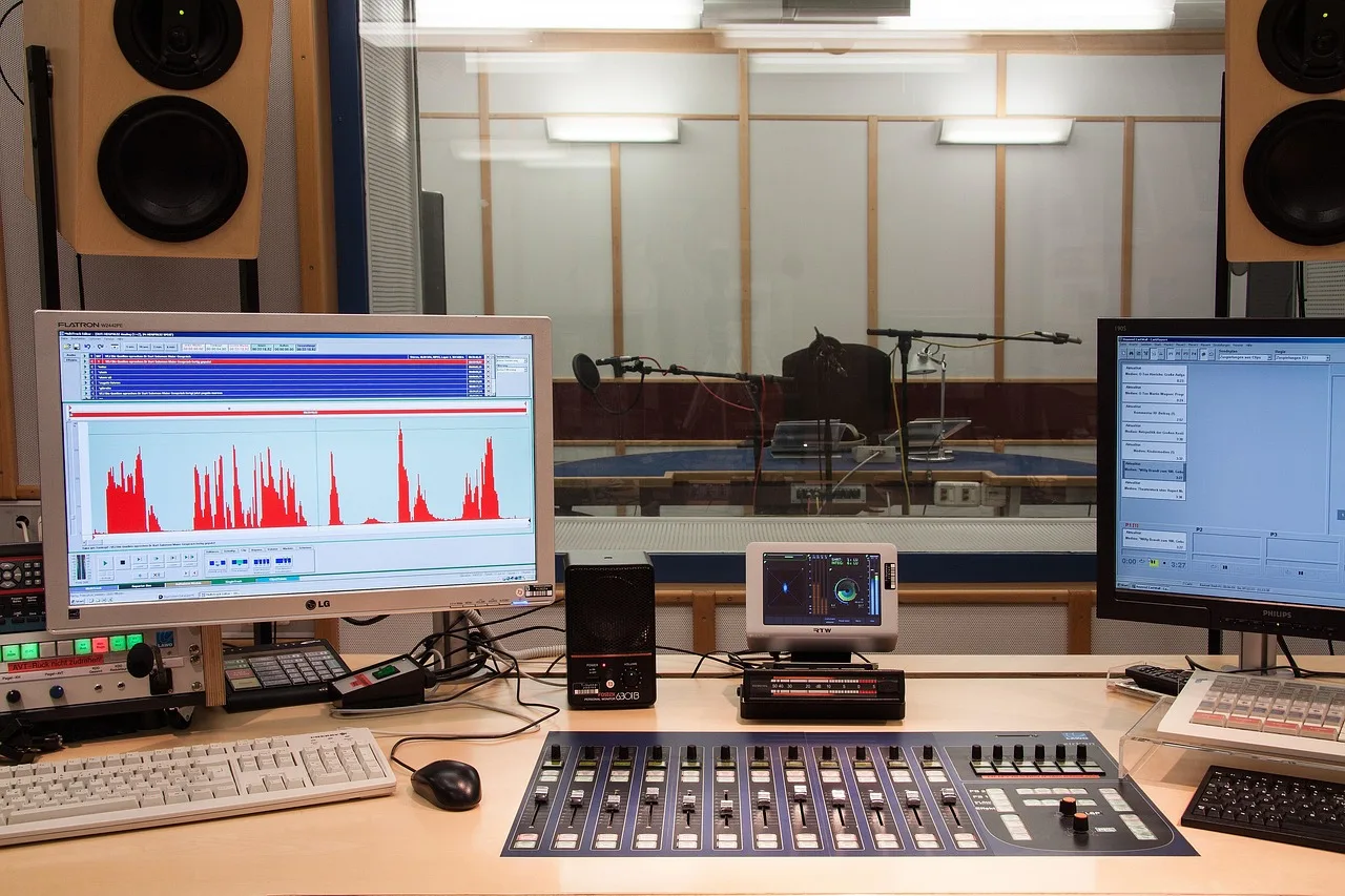 sound studio, speaker cab, director desk, transfer of information, pictures, volume, text, electromagnetic waves, radio network